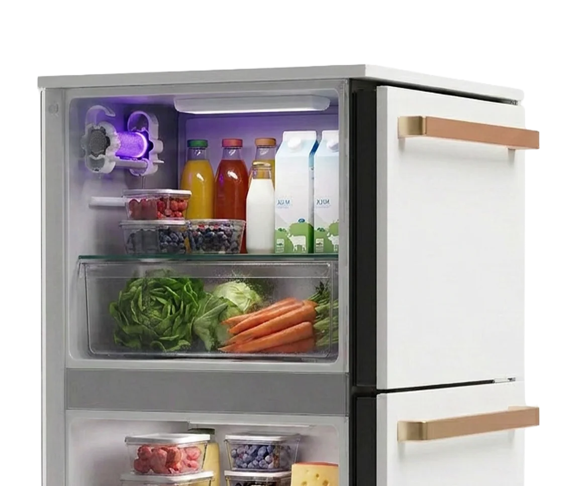 A refrigerator with Pür Plasma built in